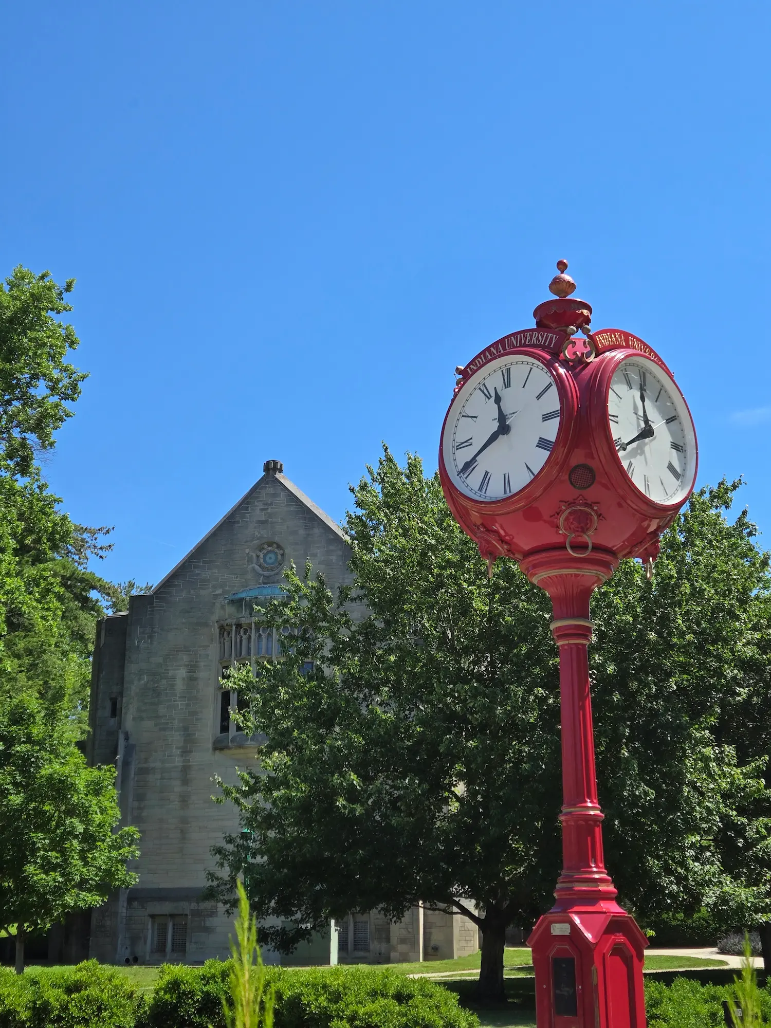 Post clock at Bloomington