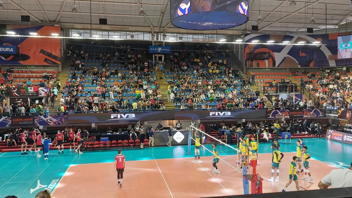 An international volleyball match: Canada vs Brazil
