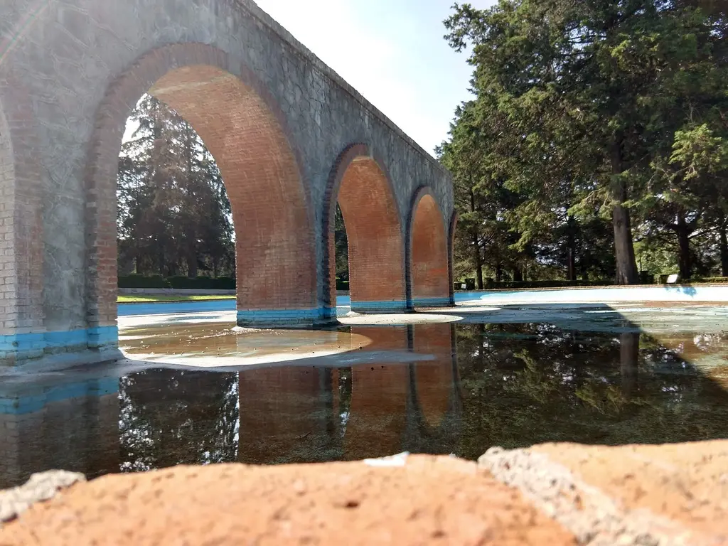 An aqueduct in a fountain